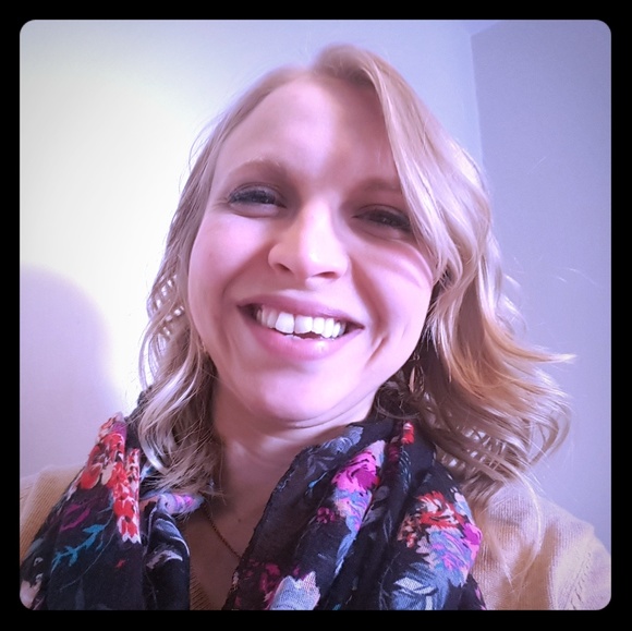 Meet your Posher, Gina - Picture 1 of 1